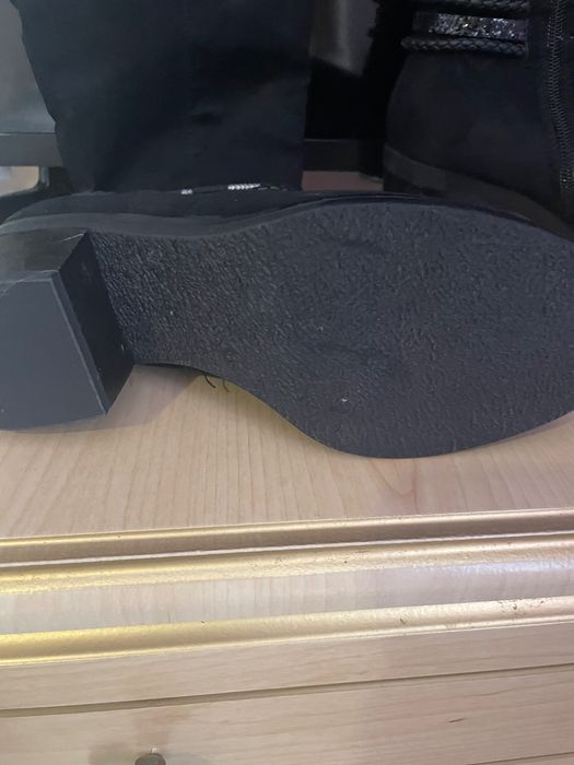 Демісезонні чобітки замшеві