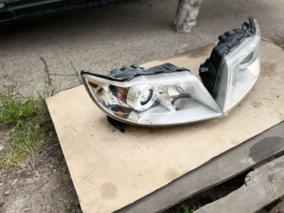 РАЗБОРКА Фари Субару Трибека В10