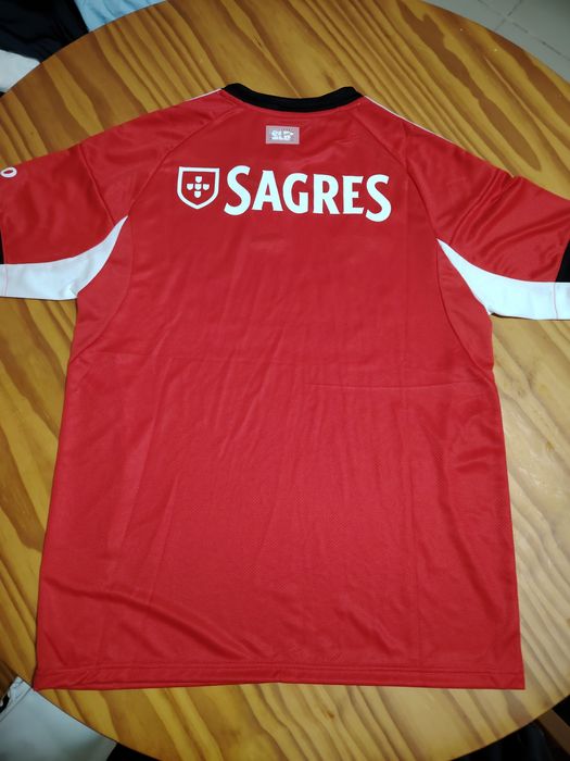 Camisa do Benfica 25/26 de ótima qualidade ainda com etiqueta