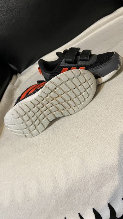 Sapatilhas Adidas nr 25 1/2