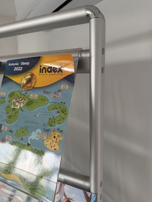 Stojak katalogowy A4 | 4 półki | 16 katalogów | aluminium + plexi