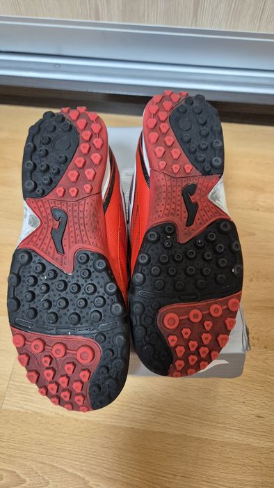 Бутси дитячі, сороконіжки, футзалки