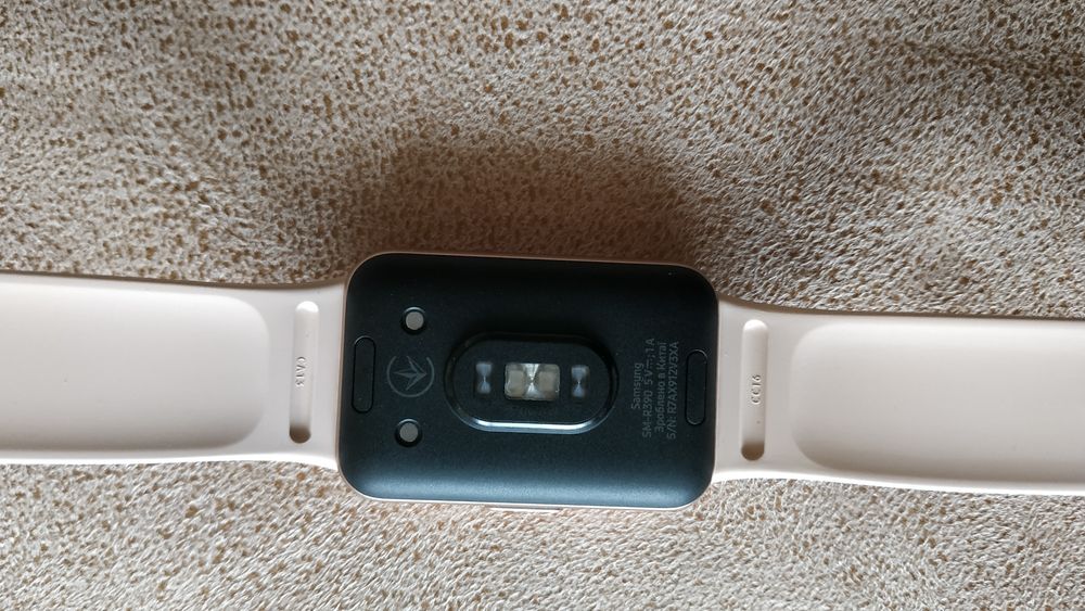 Samsung Galaxy Fit3 Pink Gold: 1 500 грн. - Смарт-часы Одесса на Olx