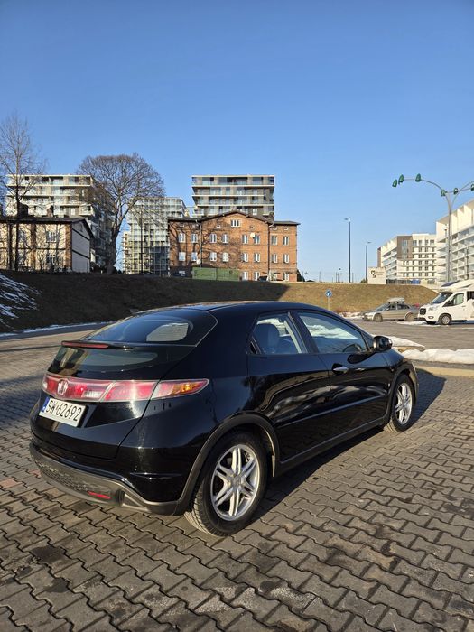 Honda Civic VIII (ufo)