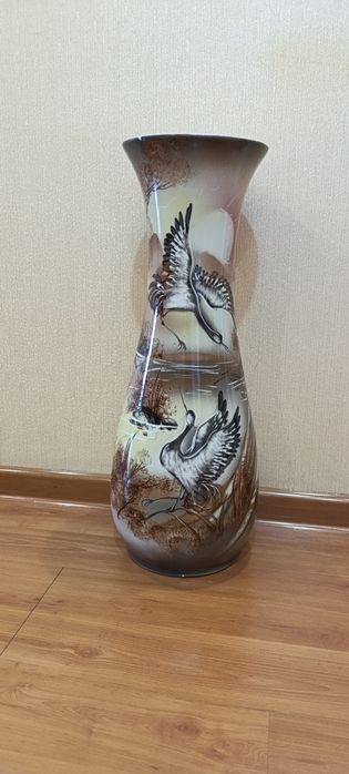 Ваза декоративна , висока , висота 56 см. , кераміка
