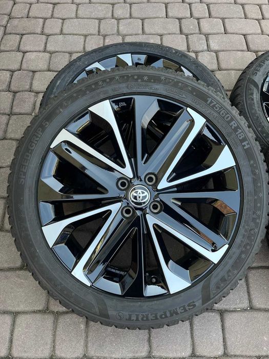 Oryginał alufelgi koła Toyota 4x100 18 Bicolor Aygo 175/60/18 JAK NOWE