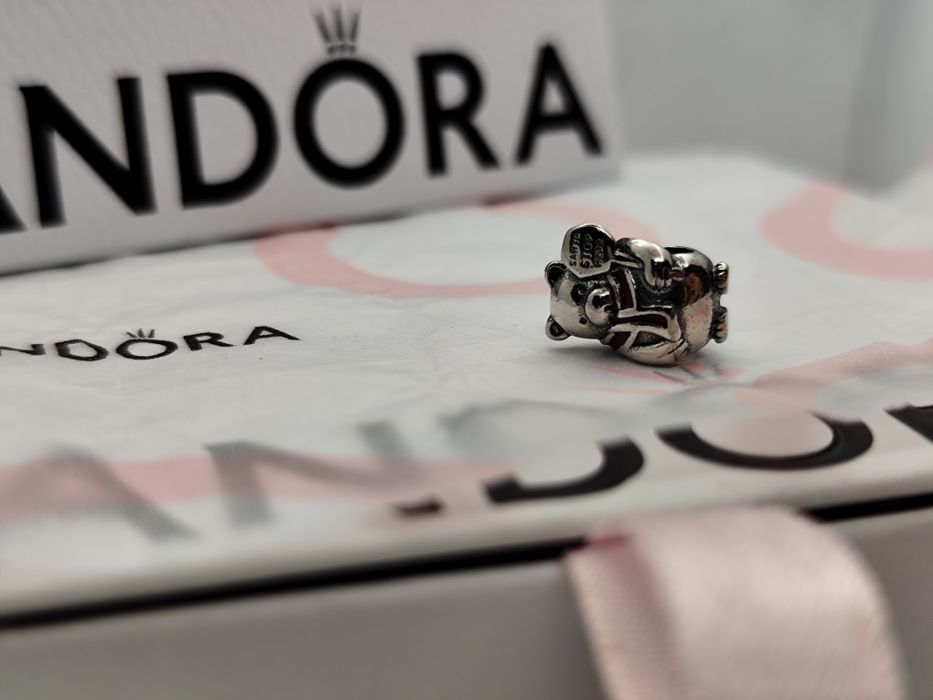 Conta urso de natal da Pandora