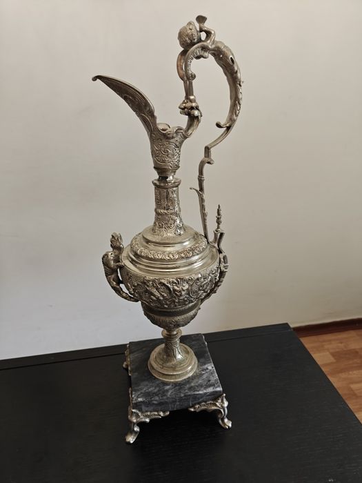 Jarra em bronze em excelente estado