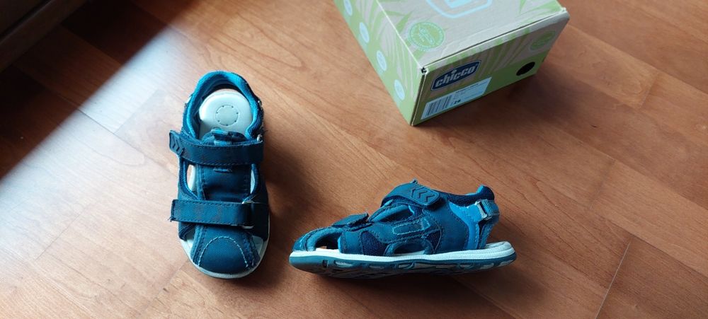 Sandálias Chicco - tamanho 26