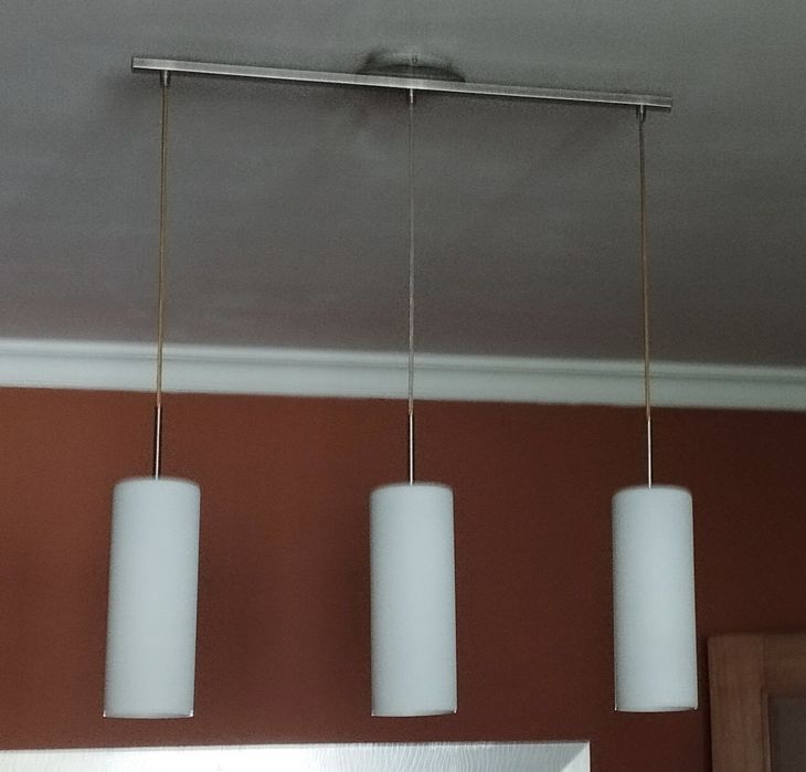 Candeeiro de três focos em banco64862258422659121