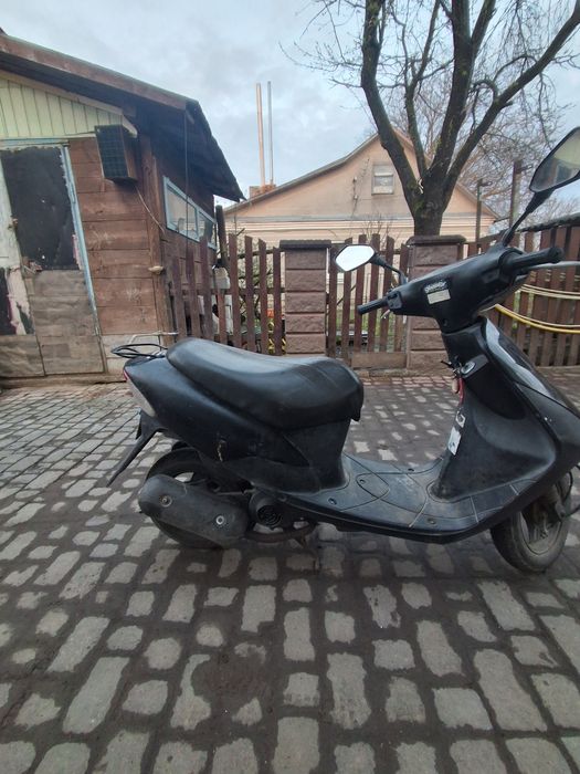 Скутер Suzuki lets 3
