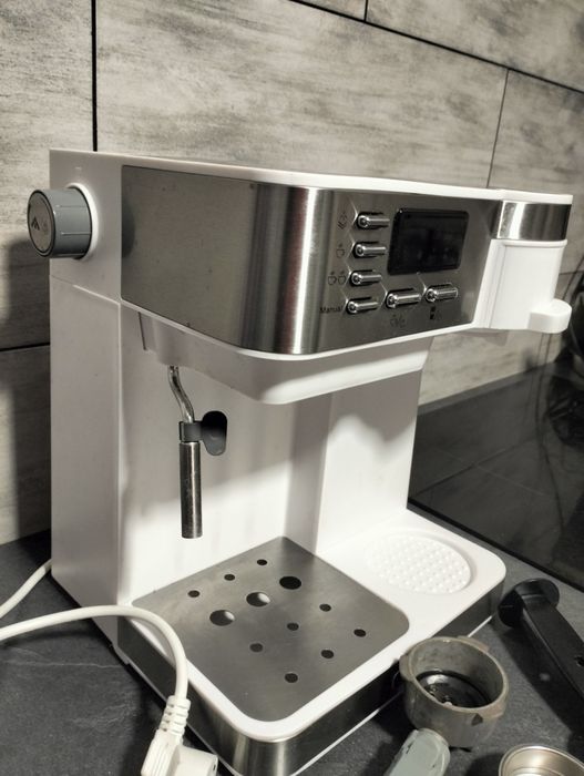 Ekspres do kawy Yoer kolbowy – sprawny, po czyszczeniu