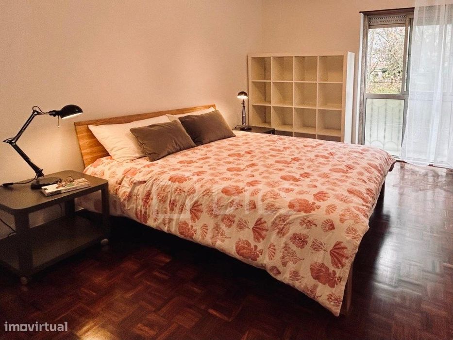 Apartamento T2 com áreas amplas e elevador em Alcabideche, Cascais
