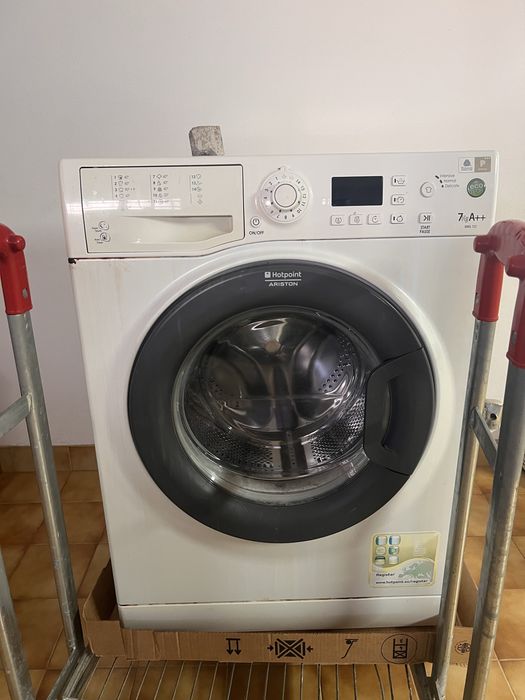 Maquina de lavar roupa (precisa reparacao ou para peças)