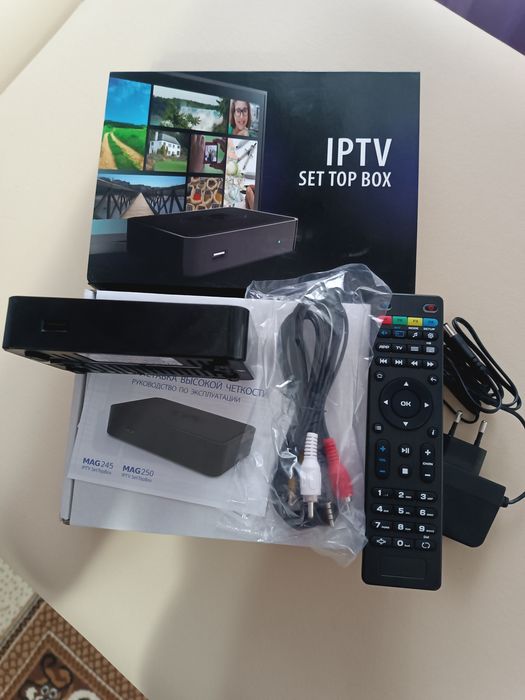 Смарт приставка IPTV MAG 250 нова.