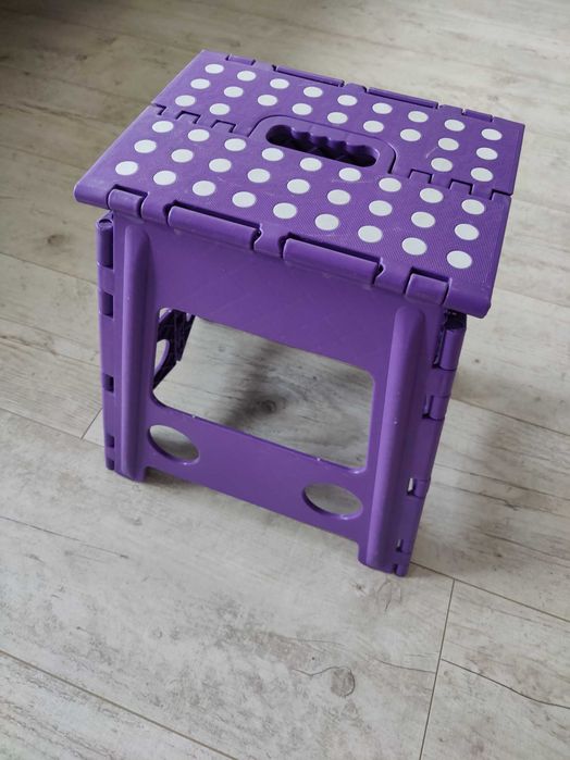 Fioletowy schodek/podest do wsiadania