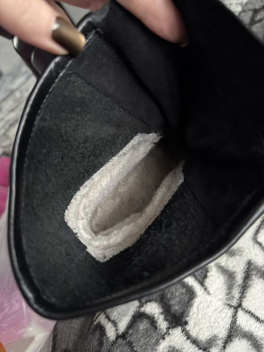 Продам зимние ботинки