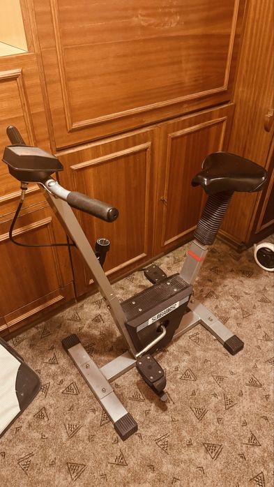 Meble , wersalka , tapczanpółka , rowerek stacjonarny , szafka  , pufa