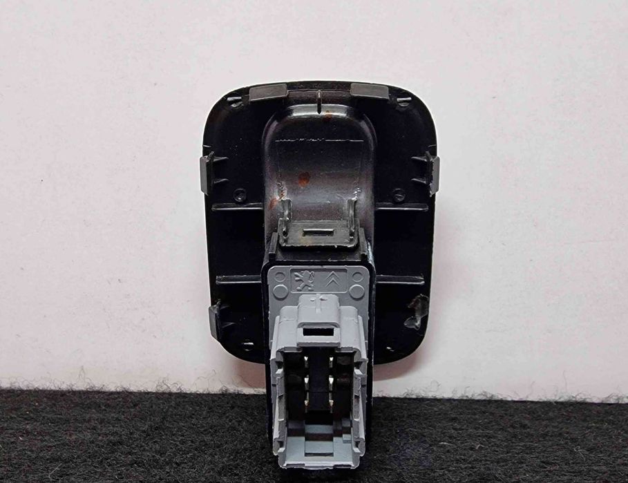 Comando / Botão / Interruptor Vidros Frente Direito 98016307ZD - PEUGEOT RIFTER