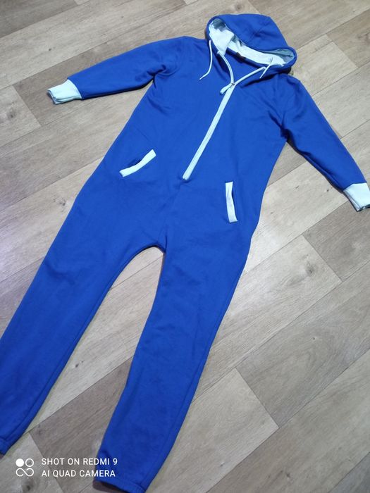 Мужская пижама, кофта, штаны.