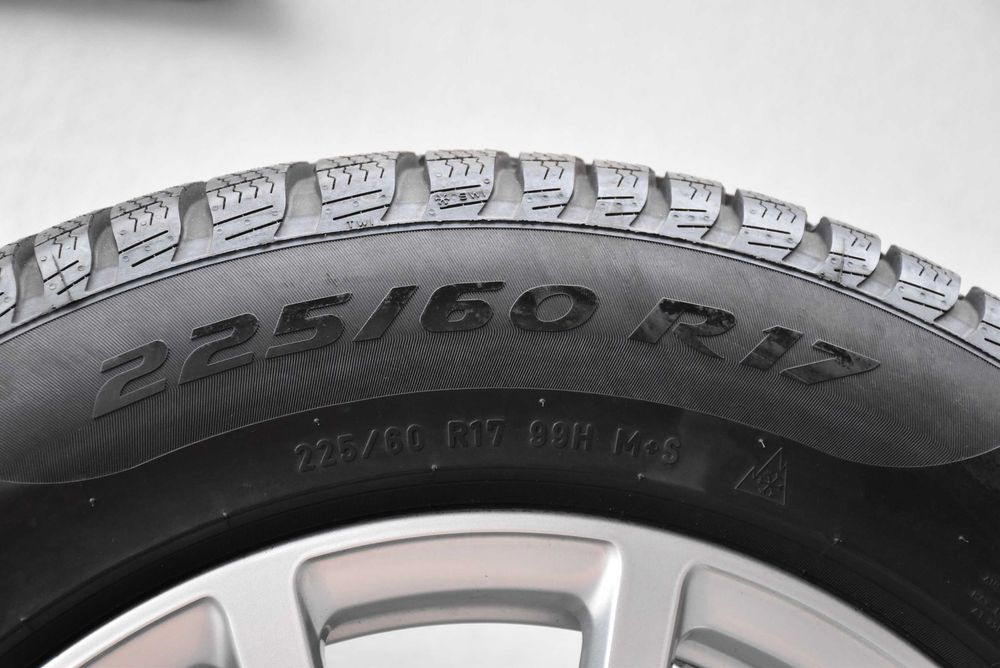 4x PIRELLI Winter Sottozero 3 FR AO rozmiar: 225/60R17 99H 8mm dot2023