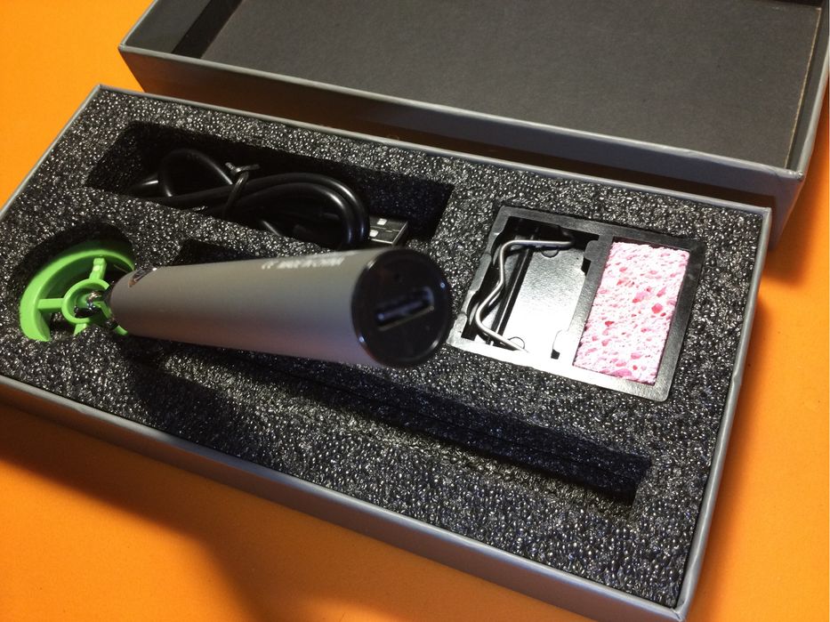 Паяльник аккумуляторный , сьемное жало .