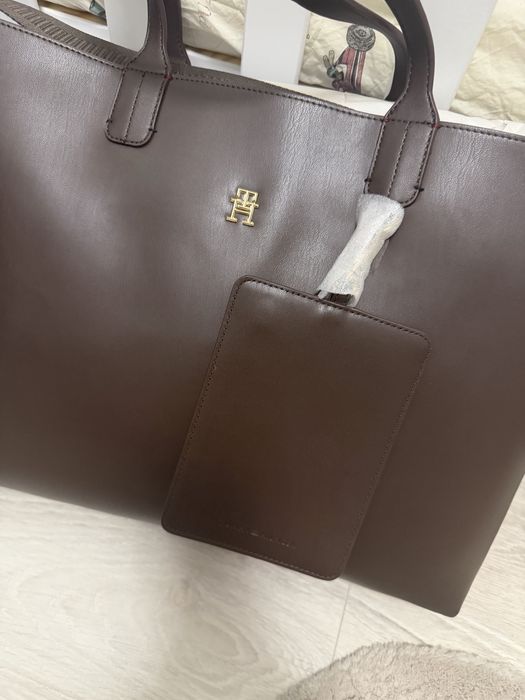 Czekoladowa torebka tommy hilfiger