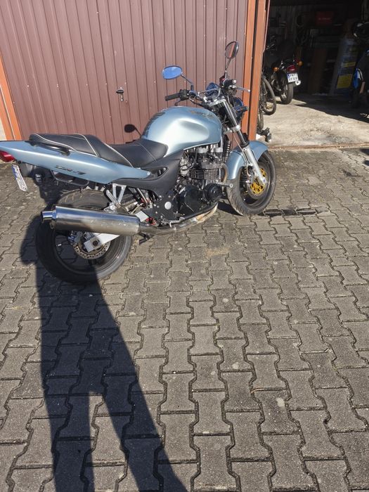Kawasaki zr- 7 750