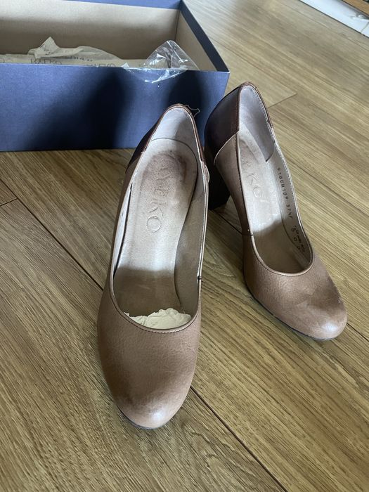 Buty na obcasie Ryłko