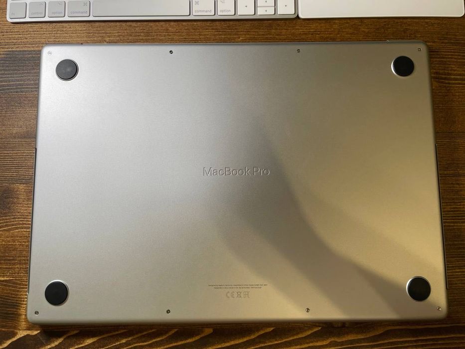 MacBook Pro M1 Max 10CPU 32GPU 32GB 1TB silver RU