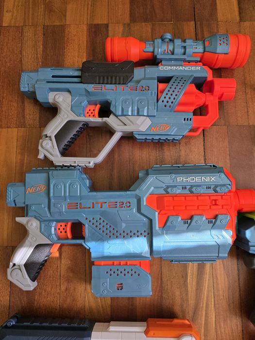 Пістолет, автомат, іграшкові бластери Nerf та X-Shot