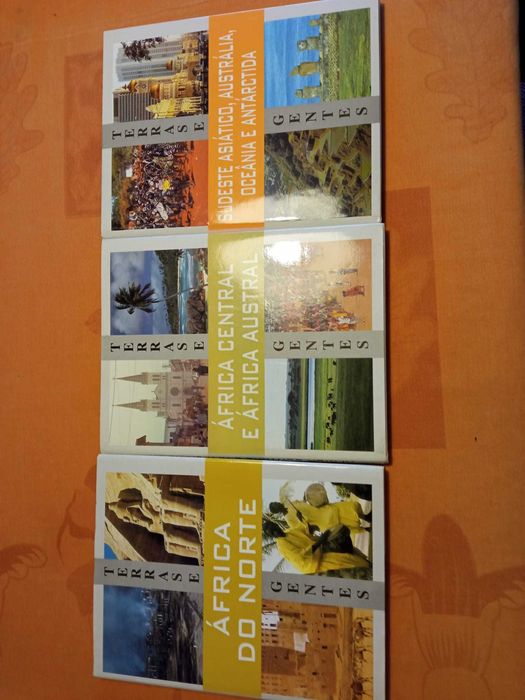 Coleção de livros sobre terras e gentes dos diferentes continentes