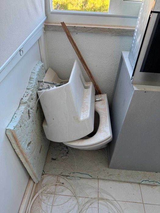 Conjunto Casa de Banho (Sanita e Bidé Roca, Base de Duche, Vidro do Duche) - GRÁTIS - Preciso de Recolha Hoje