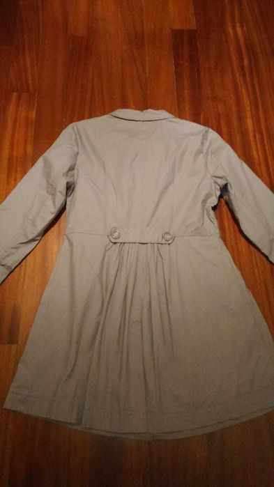 Gabardina da marca Zara. Nova.