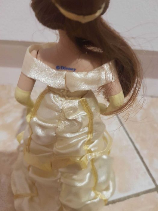 Bella da Bella e Monstro em porcelana da Disney