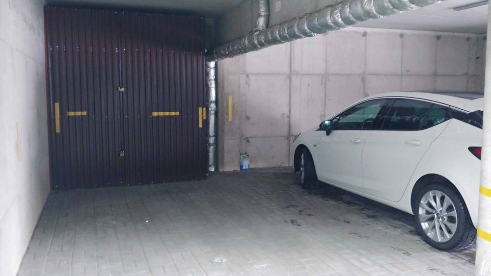 Miejsce postojowe z komórką w garażu podziemnym - Sikorskiego / Witosa