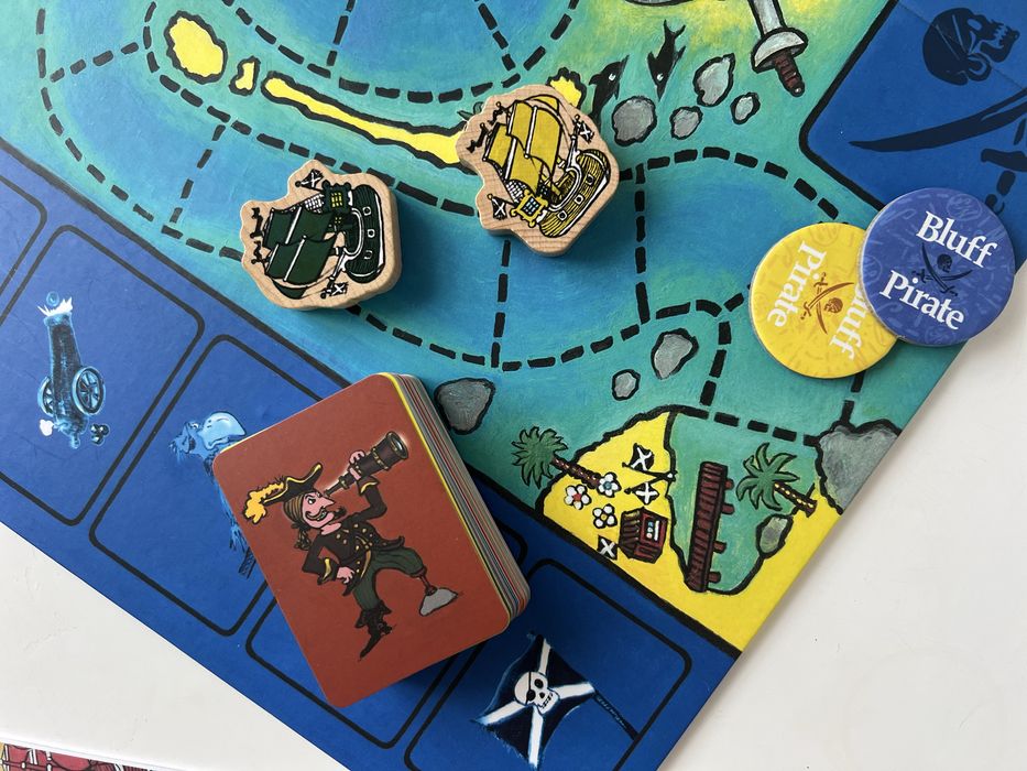 Продам настільну гру Bluff Pirate від бренду Djeco