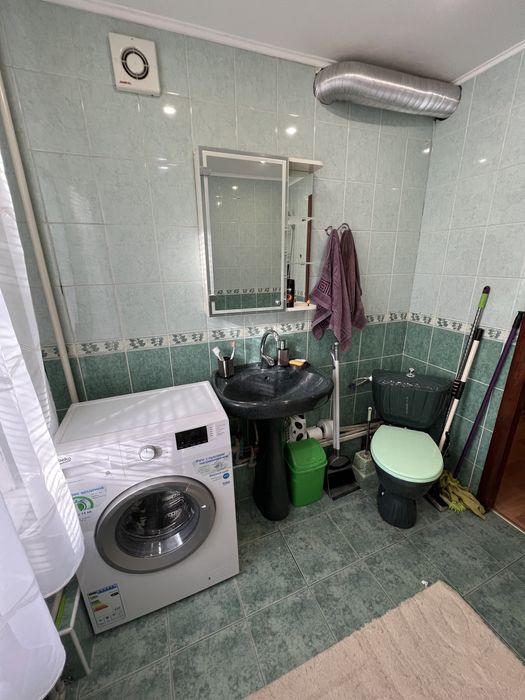 Подобово. Двух кімнатна. Від власника . Звітні документи