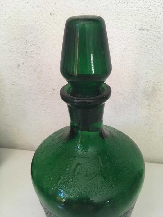Garrafa Verde com Tampa