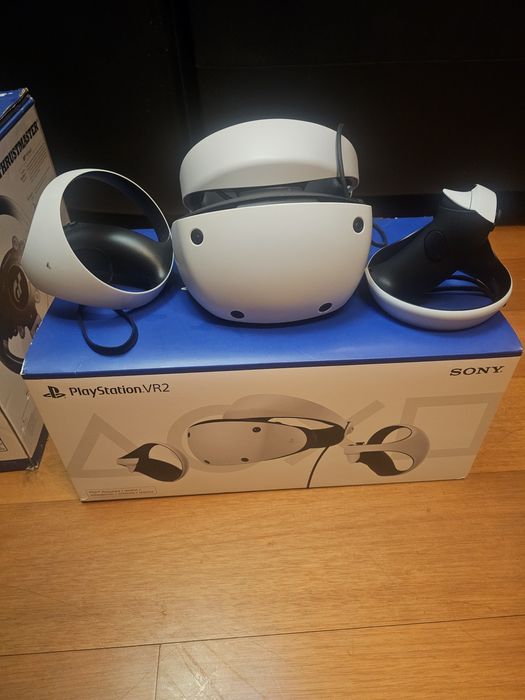 PSVR 2, used with original box + computer adapter64297765647106121