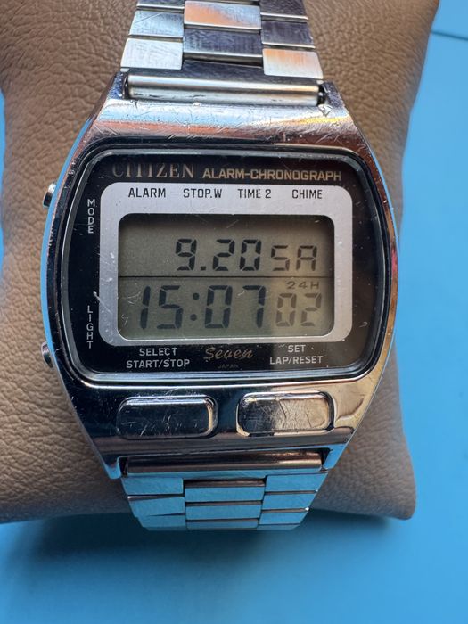 Zegarek elektroniczny Citizen Seven ciekawy model Sprawny