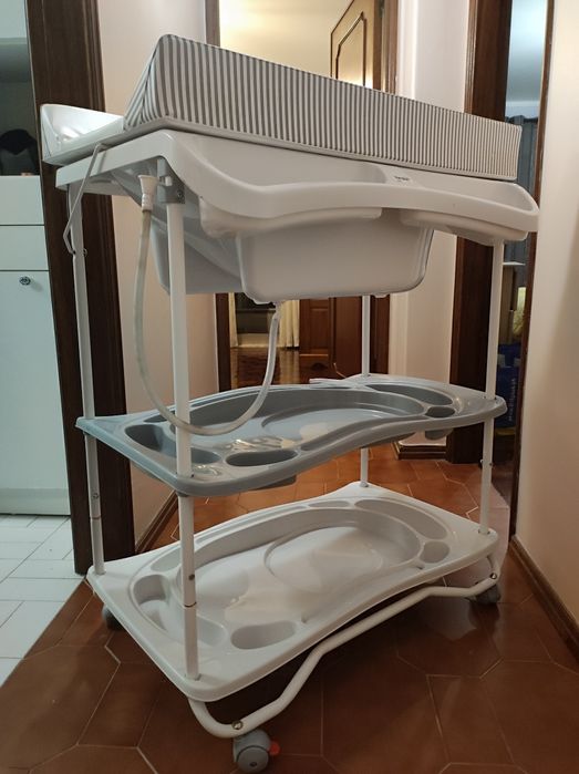 Vendo banheira com fraldário