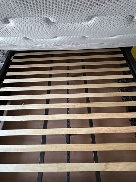 Cama casal + estrado + colchão