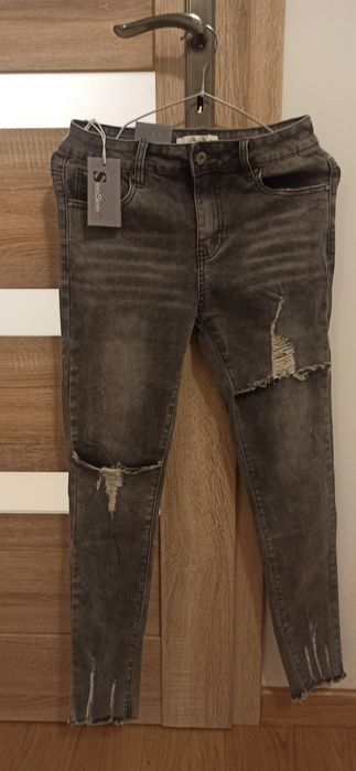 Nowe szare jeansy skinny w rozmiarze S/M