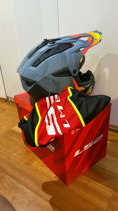 Sprzedam Nowy Kask na hulajnoge elektryczną