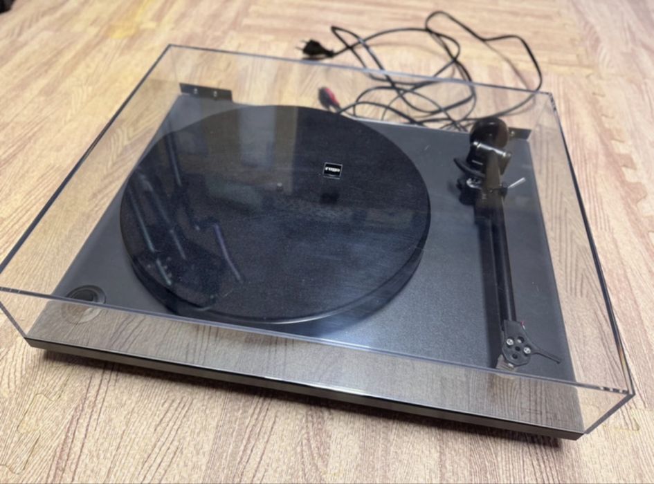 Gira Discos Rega Planar 1