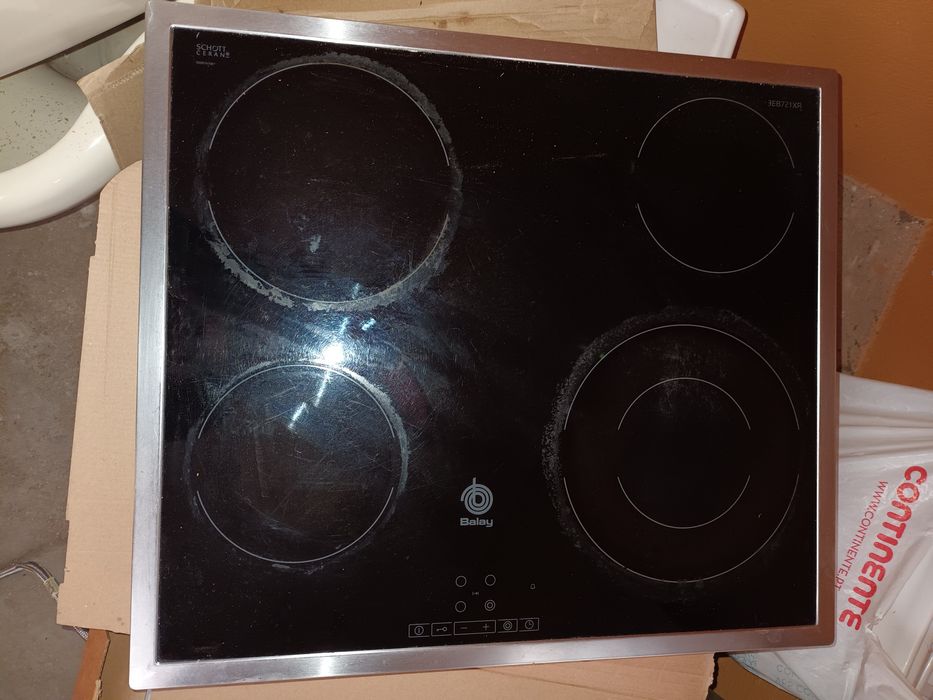 Forno teka + placa em funcionamentos