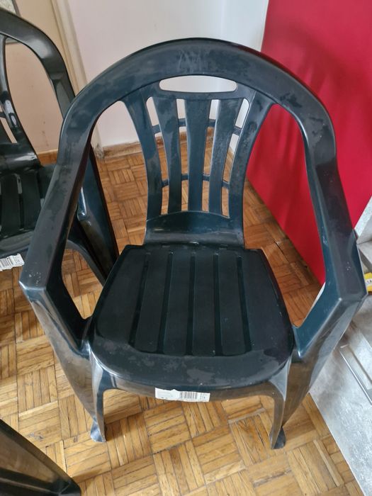 Krzesła mocny plastik