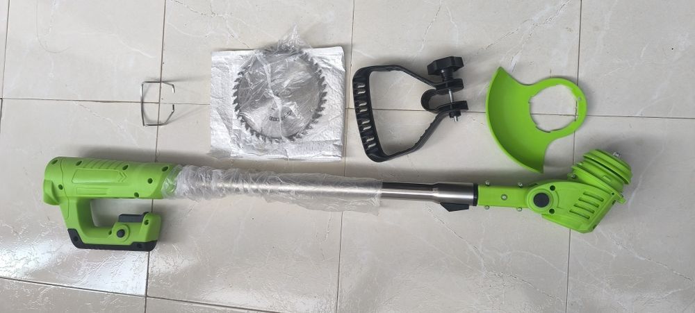 Roçadeira elétrica a bateria, mas vendida sem bateria