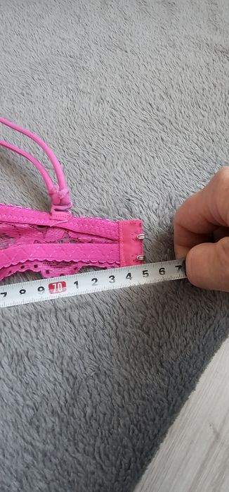 Nowy biustonosz w kolorze fuksji 80 C